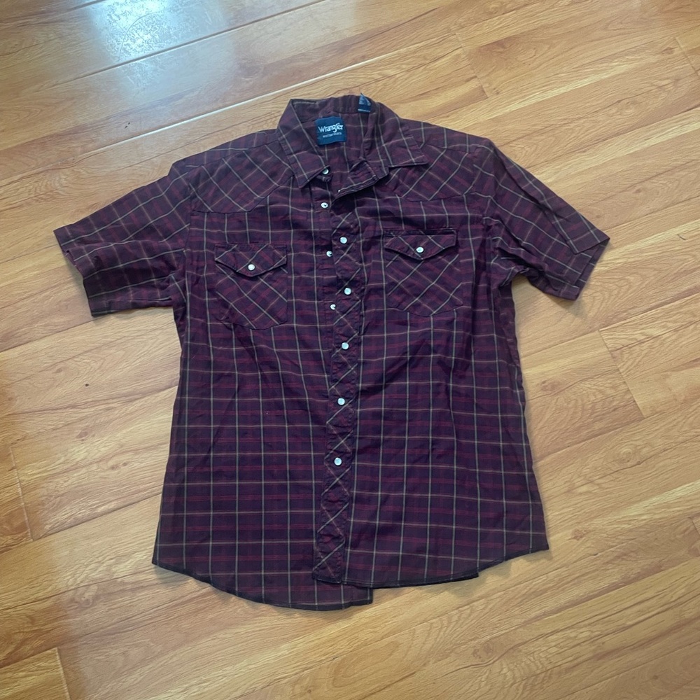 Men’s wrangler button up shirt